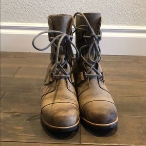 Sorry Joan of Artic Wedge Boot